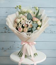 Букет цветов из:  Розы и Лизиантусы в Новый Сад