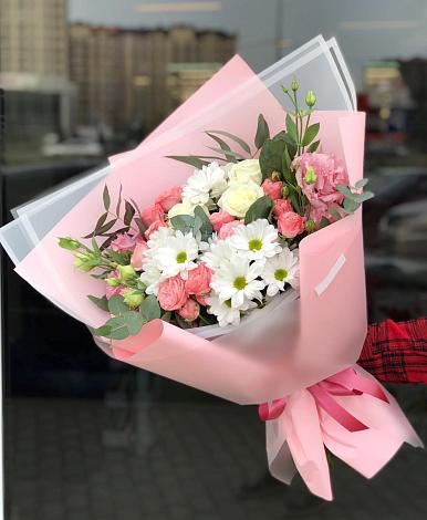 Букет цветов из: Розы, Лизиантусы и Хризантемы в Новый Сад